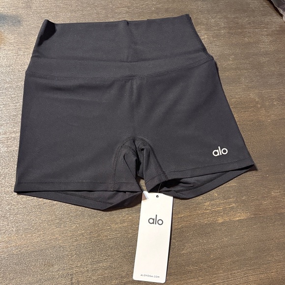 ALO Yoga Pants - 🖤ALO Yoga Black High-Rise Bike Shorts🖤